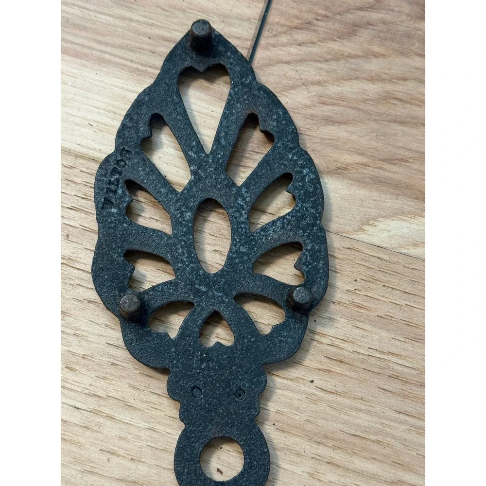 Wilton Trivet Kitchenware Black Cast Iron Lyre Heart Openwork Footed 6in